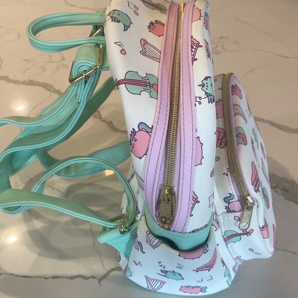Loungefly pusheen the cat backpack - Picture 4 of 8